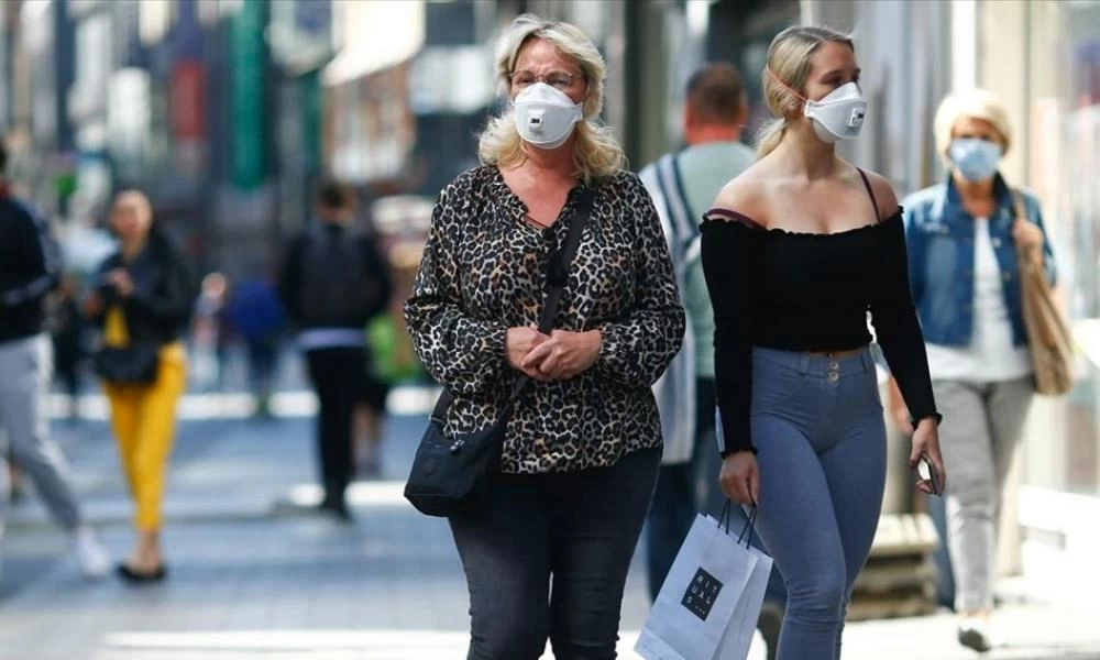 Γερμανία: Συναγερμός με τα κρούσματα να ''αγγίζουν'' τις 19.000